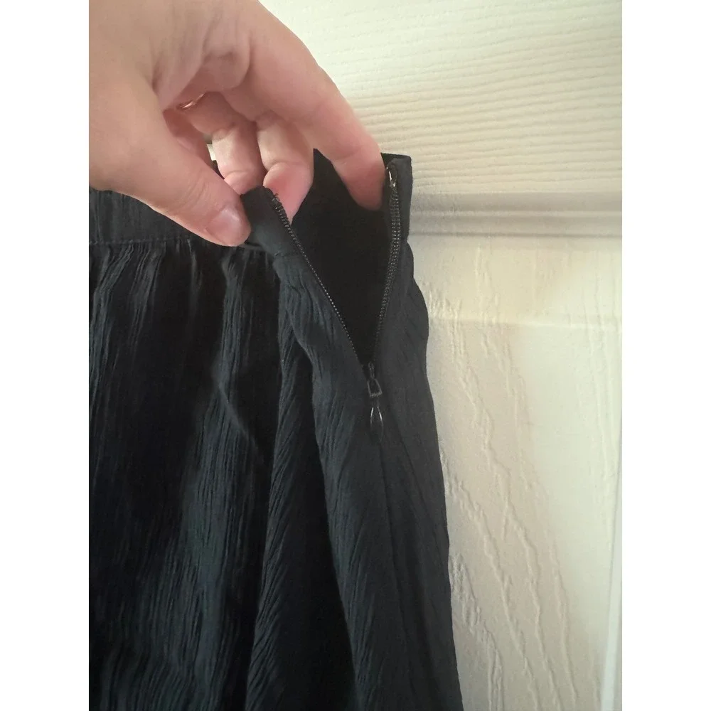 Abercrombie & Fitch‎ Maxi Skirt Women Size Medium Petite Black Tiered Crinkle